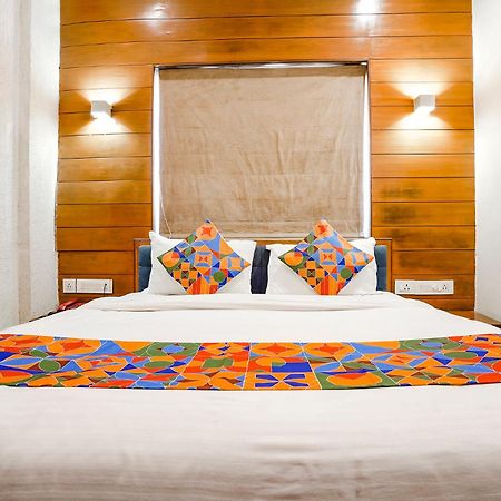 Fabhotel Kyra - Near Airport Road Ahmadábád Kültér fotó