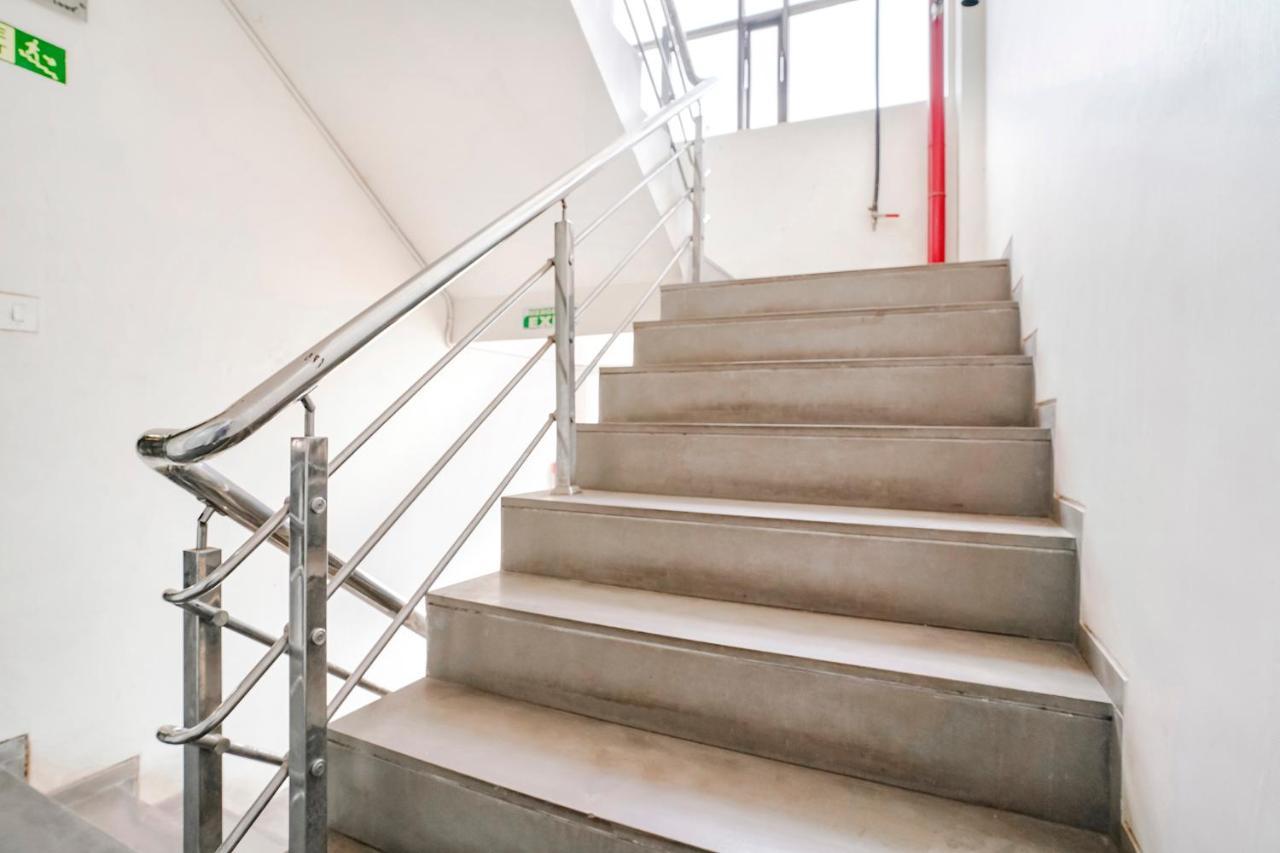 Fabhotel Kyra - Near Airport Road Ahmadábád Kültér fotó