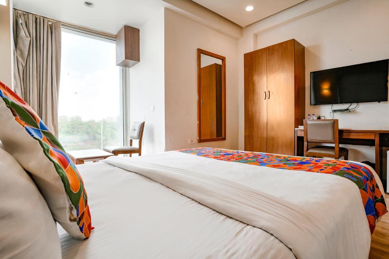 Fabhotel Kyra - Near Airport Road Ahmadábád Kültér fotó