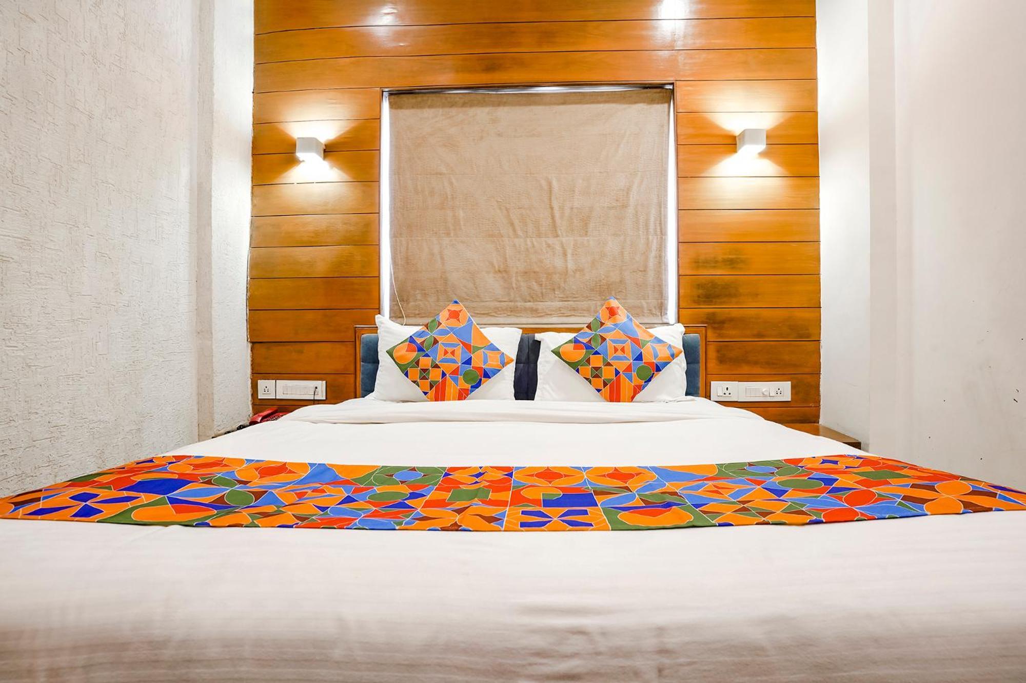 Fabhotel Kyra - Near Airport Road Ahmadábád Kültér fotó