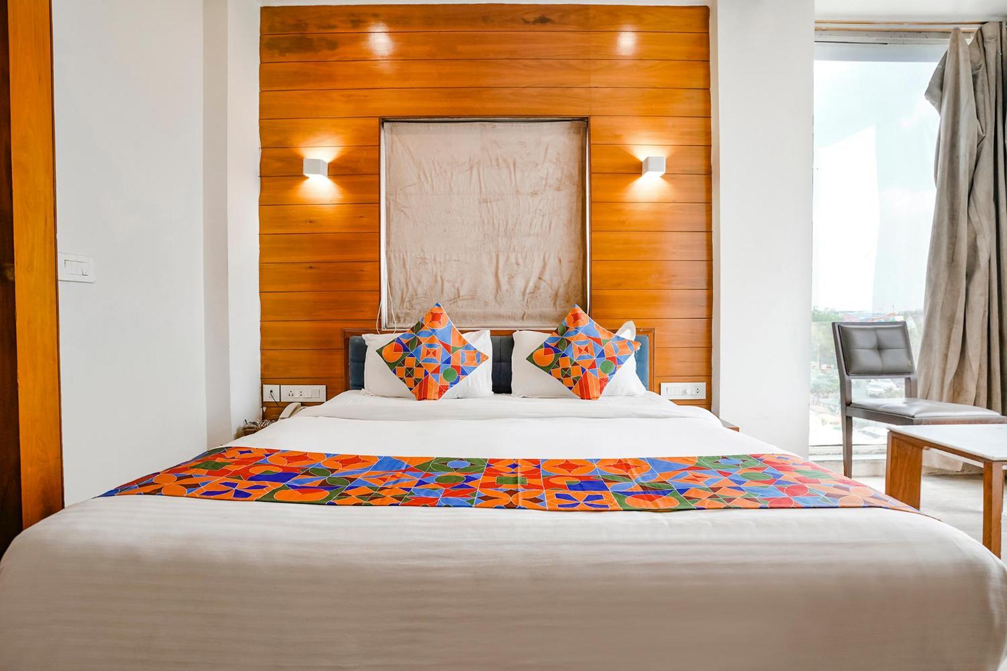 Fabhotel Kyra - Near Airport Road Ahmadábád Kültér fotó
