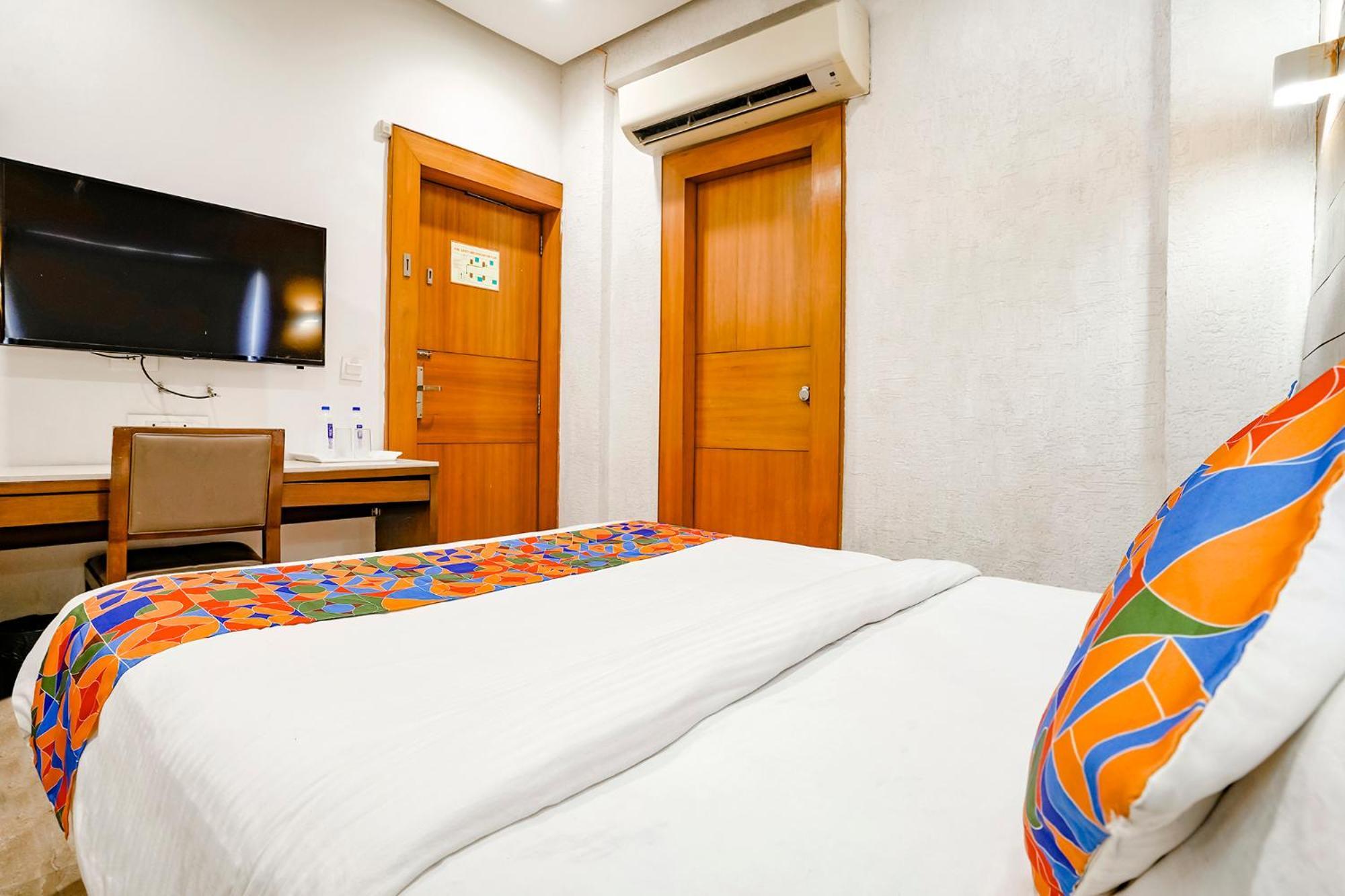 Fabhotel Kyra - Near Airport Road Ahmadábád Kültér fotó