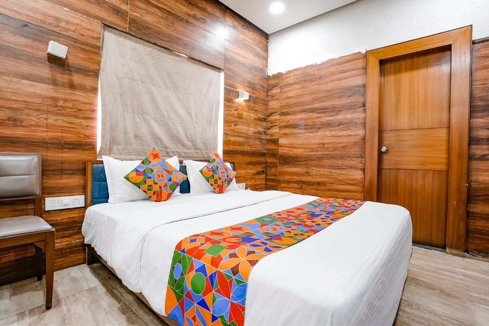 Fabhotel Kyra - Near Airport Road Ahmadábád Kültér fotó