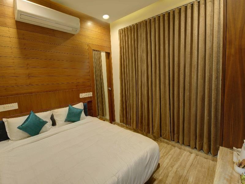 Fabhotel Kyra - Near Airport Road Ahmadábád Kültér fotó