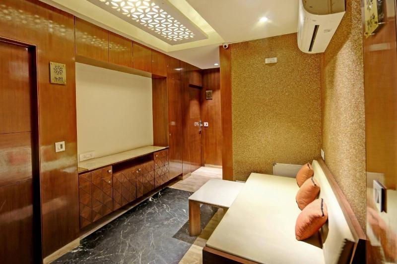 Fabhotel Kyra - Near Airport Road Ahmadábád Kültér fotó