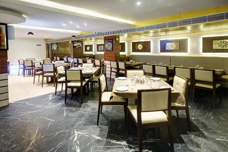 Fabhotel Kyra - Near Airport Road Ahmadábád Kültér fotó